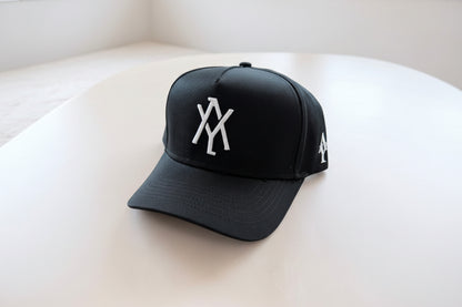 ALYN NOIRE CAP