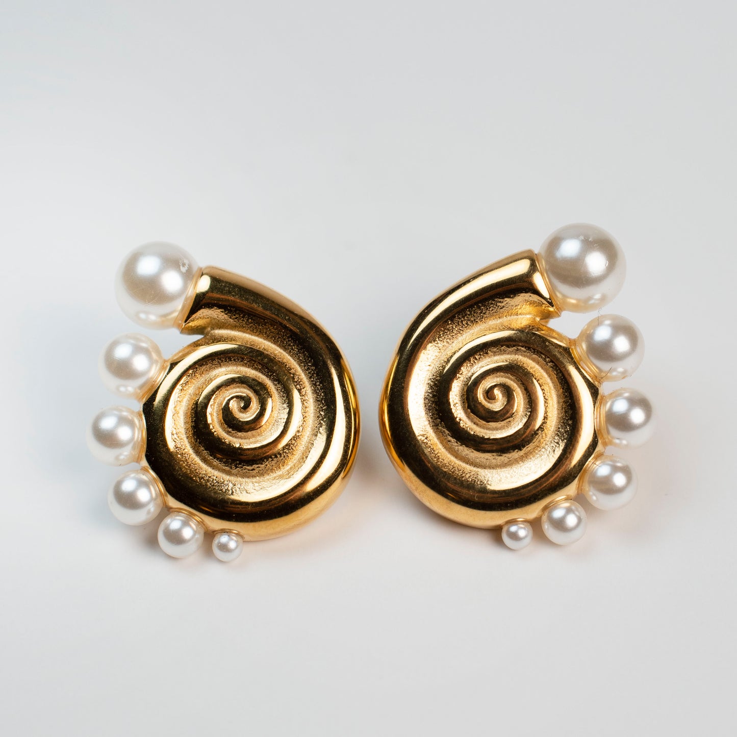 Spiral Shell golden Earrings