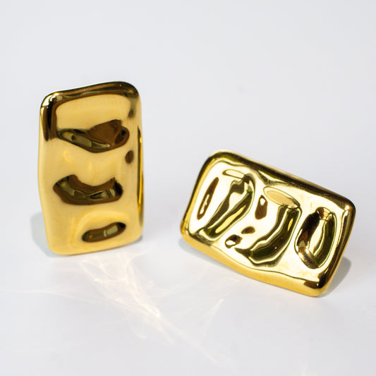 Molten canvas stud