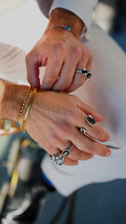 Regal Loop Black Stone