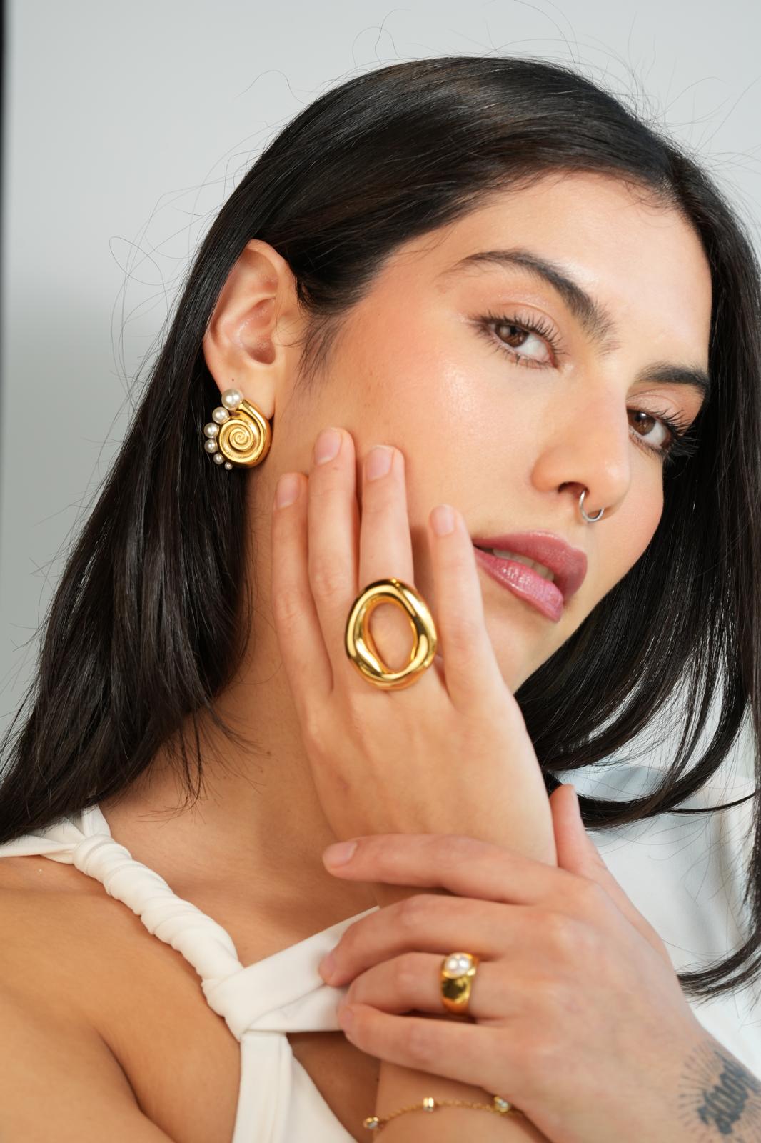 Spiral Shell golden Earrings